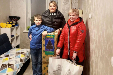 Наталья Абросимова: Замирает сердце, когда видишь, как ребенок радуется подаренной елочке и игрушкам